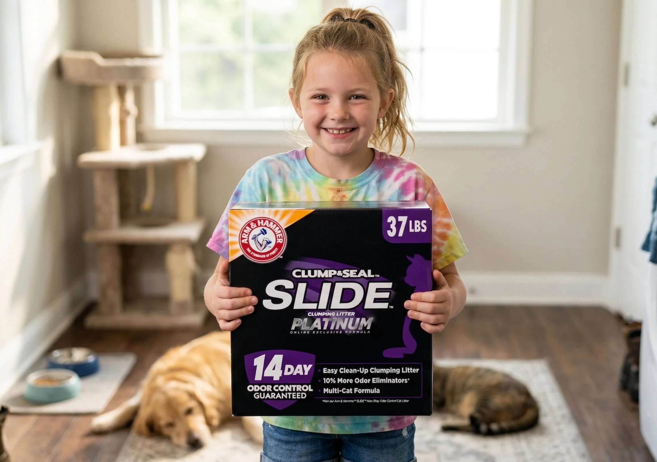 ARM-_-HAMMER-Clumping-Cat-Litter ARM-_-HAMMER-Clumping-Cat-Litter with a girl